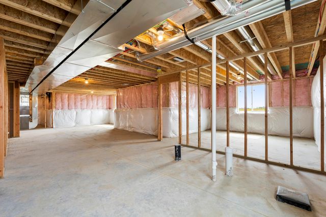 130 Moonlight Drive, Waterloo, IA 50701