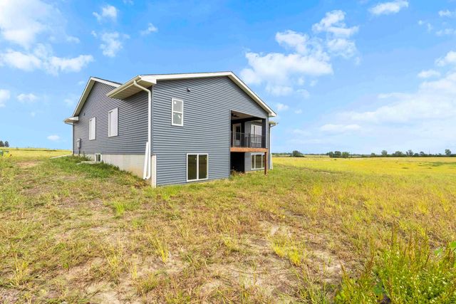 130 Moonlight Drive, Waterloo, IA 50701