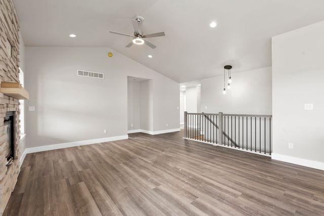 130 Moonlight Drive, Waterloo, IA 50701