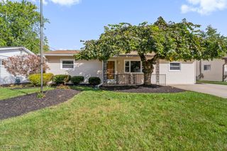 1020 Sweetbriar Drive, Vermilion, OH 44089