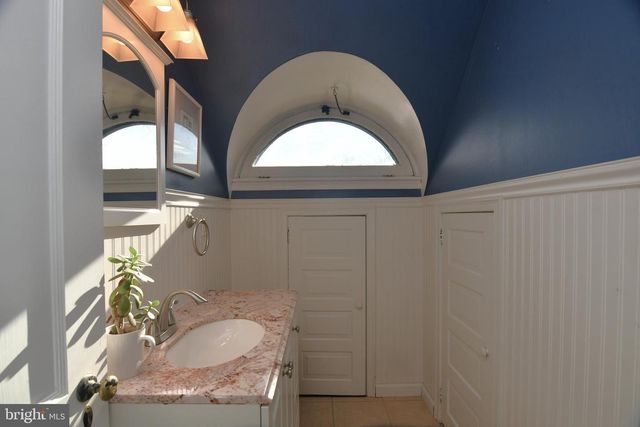 915 BIRCH RD, Hellertown, PA 18055