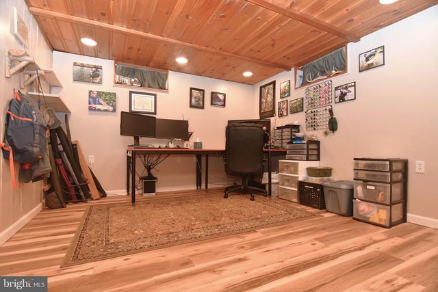 915 BIRCH RD, Hellertown, PA 18055