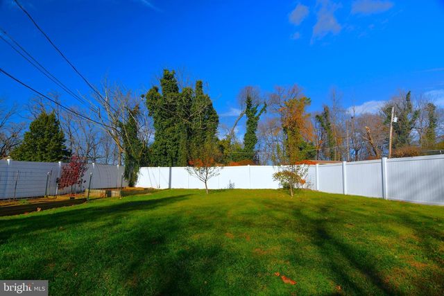 915 BIRCH RD, Hellertown, PA 18055