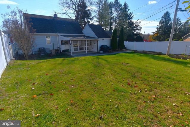 915 BIRCH RD, Hellertown, PA 18055