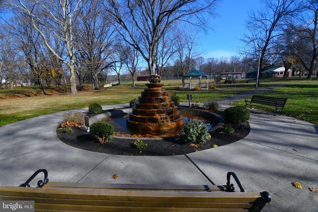 915 BIRCH RD, Hellertown, PA 18055