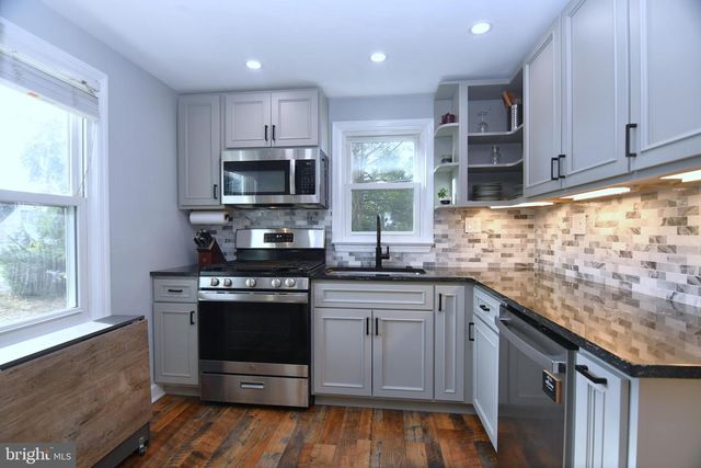 915 BIRCH RD, Hellertown, PA 18055