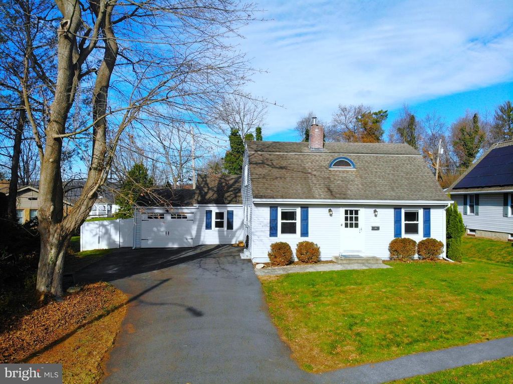 915 BIRCH RD, Hellertown, PA 18055