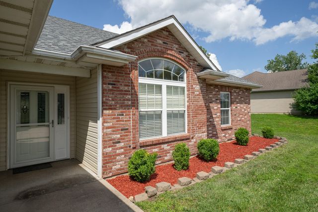 211 JACKAL DR, Columbia, MO 65202