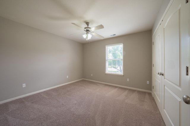 211 JACKAL DR, Columbia, MO 65202