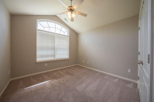 211 JACKAL DR, Columbia, MO 65202