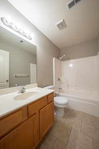 211 JACKAL DR, Columbia, MO 65202