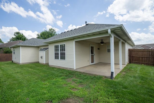 211 JACKAL DR, Columbia, MO 65202