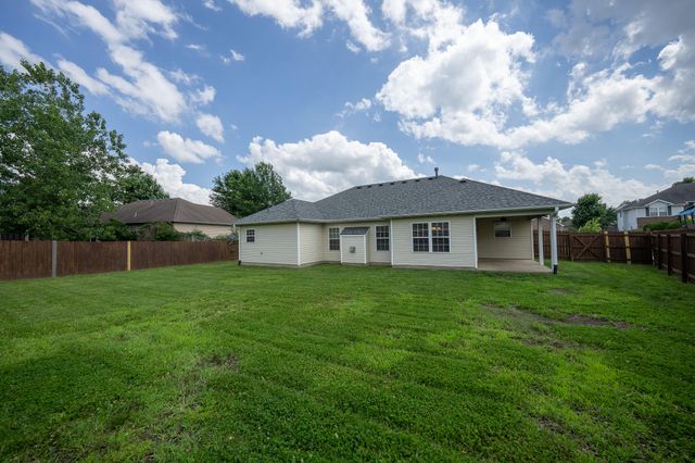 211 JACKAL DR, Columbia, MO 65202
