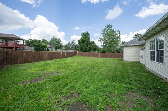 211 JACKAL DR, Columbia, MO 65202