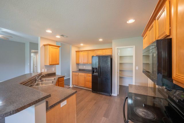 211 JACKAL DR, Columbia, MO 65202