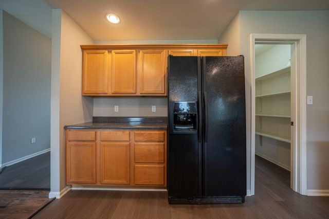 211 JACKAL DR, Columbia, MO 65202