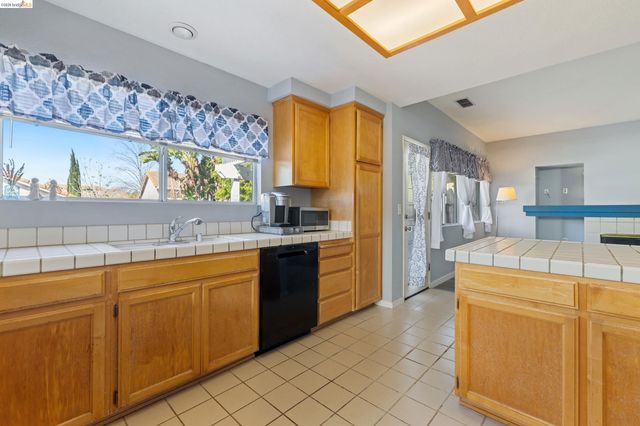 4924 Stirrup Way, Antioch, CA 94531