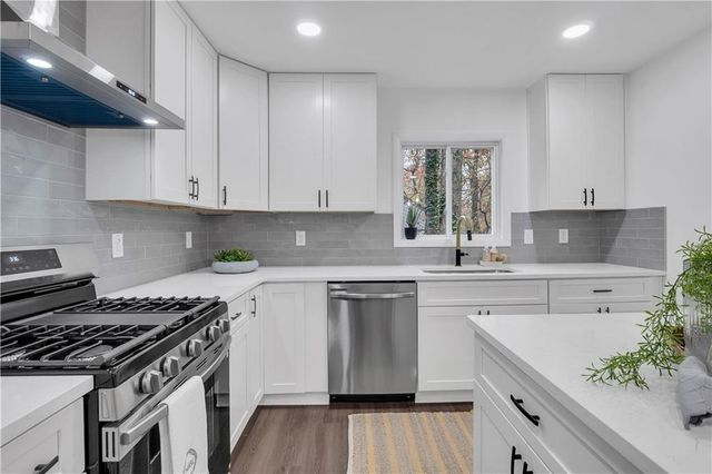 4300 Inverness NE Court, Roswell, GA 30075