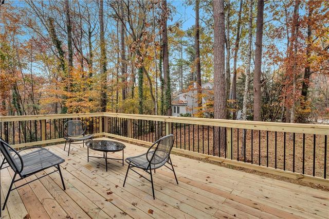 4300 Inverness NE Court, Roswell, GA 30075