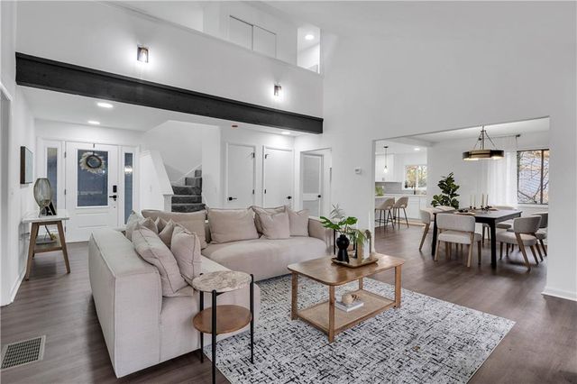 4300 Inverness NE Court, Roswell, GA 30075