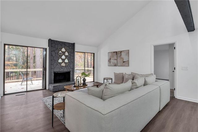 4300 Inverness NE Court, Roswell, GA 30075