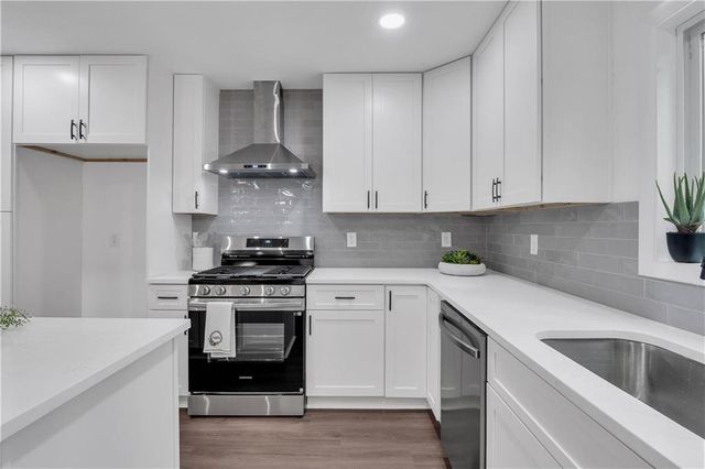 4300 Inverness NE Court, Roswell, GA 30075