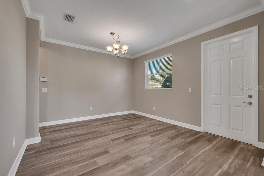 Image 9 of property listing at 16858 DORMAN ROAD, Lithia, FL 33547