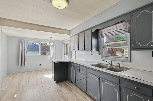 4039 Buchanan Avenue SW, Wyoming, MI 49548