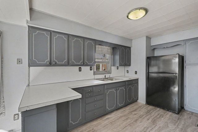 4039 Buchanan Avenue SW, Wyoming, MI 49548