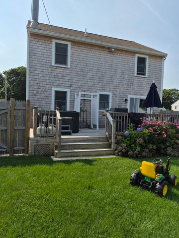 10 Breakwater Ct 10, Marshfield, MA 02050