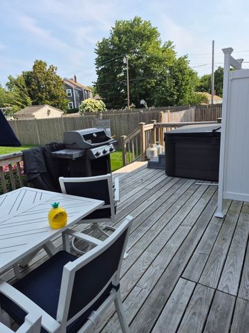 10 Breakwater Ct 10, Marshfield, MA 02050