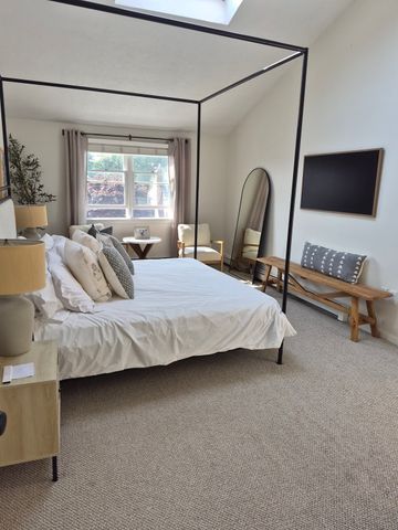 10 Breakwater Ct 10, Marshfield, MA 02050