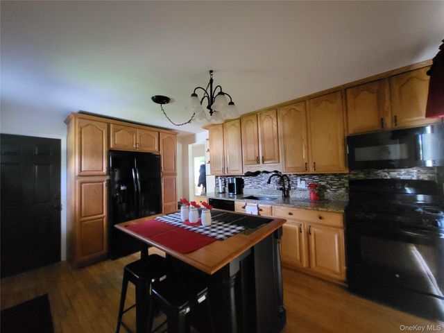 286 Dingle Daisy Road, Monticello, NY 12701