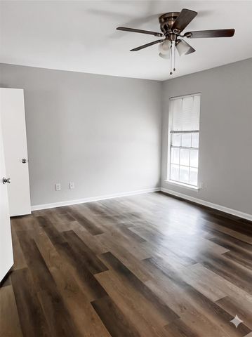 1069 Willow Oaks Circle 1069, Pasadena, TX 77506