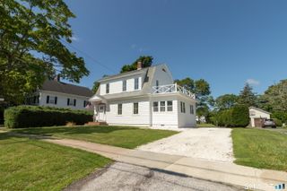 89 Commerce Street, Clinton, CT 06413
