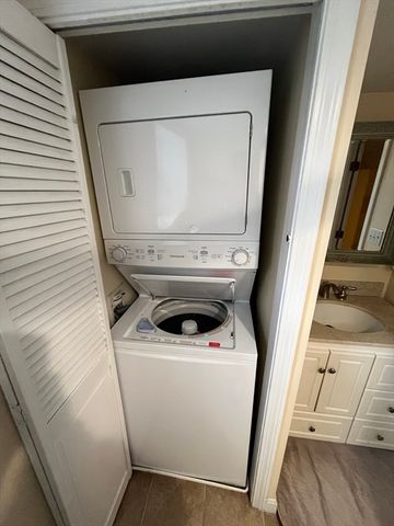 54 Mystic St, Medford, MA 02155