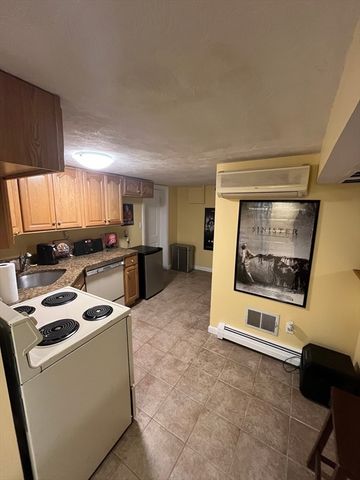 54 Mystic St, Medford, MA 02155