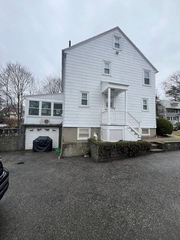 54 Mystic St, Medford, MA 02155