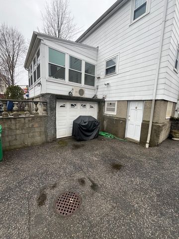 54 Mystic St, Medford, MA 02155