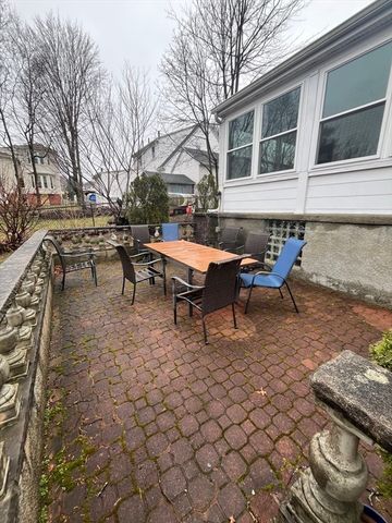 54 Mystic St, Medford, MA 02155