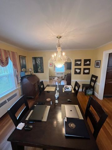 54 Mystic St, Medford, MA 02155