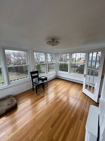 54 Mystic St, Medford, MA 02155