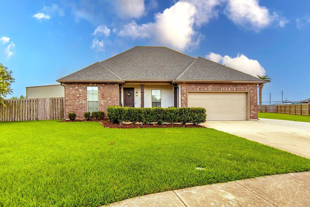131 Windsong Way, Houma, LA 70360