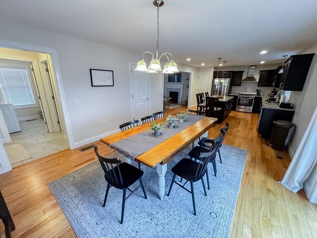 23 Ralph Cir, Chicopee, MA 01020