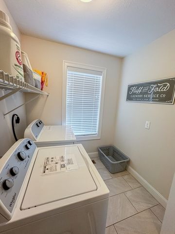 23 Ralph Cir, Chicopee, MA 01020