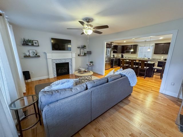 23 Ralph Cir, Chicopee, MA 01020