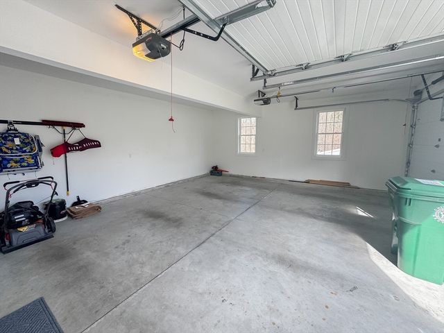 23 Ralph Cir, Chicopee, MA 01020