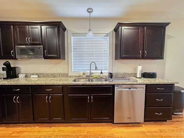 23 Ralph Cir, Chicopee, MA 01020