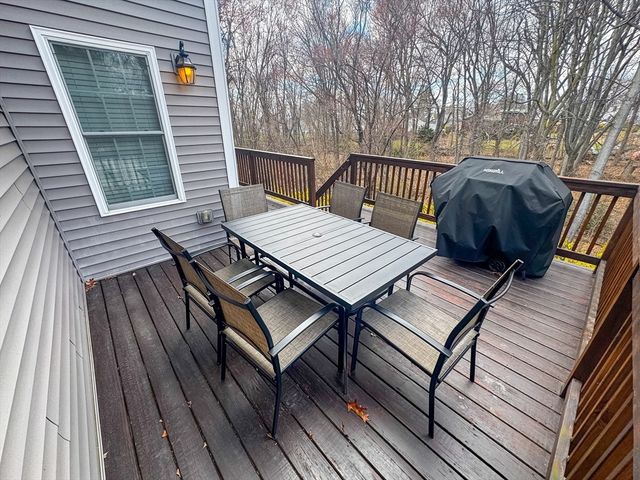 23 Ralph Cir, Chicopee, MA 01020