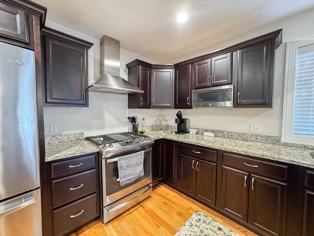 23 Ralph Cir, Chicopee, MA 01020